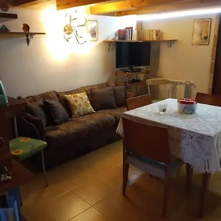 別荘 Loft Sotto Il Vulcano, Con Posto Auto Privato ザッフェラーナ・エトネーア